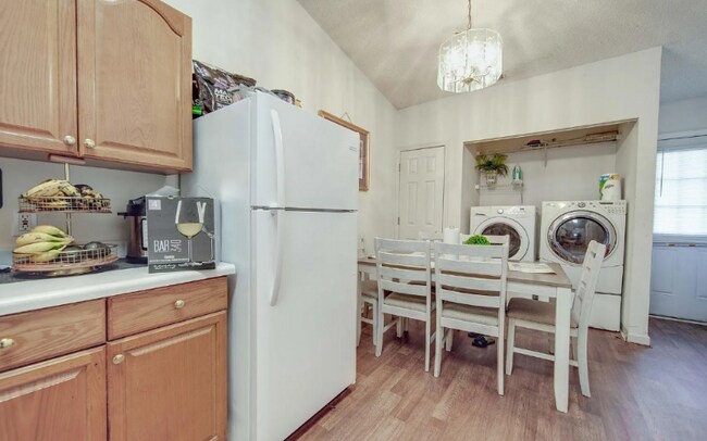 Building Photo - 1216 Bringle Ferry Rd