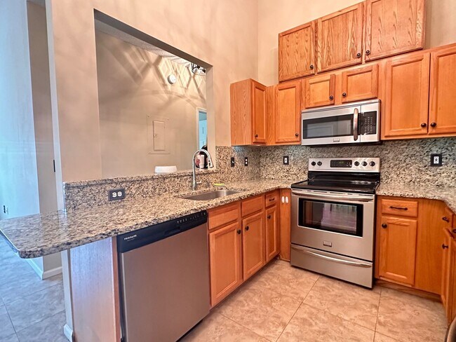 Building Photo - 1601 Nectarine St