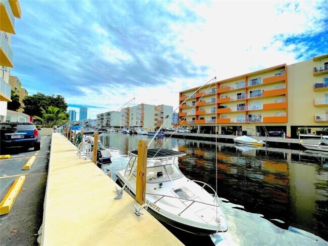 Building Photo - 1 bedroom in North Miami FL 33160
