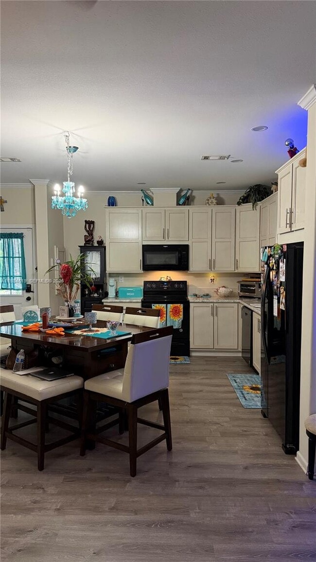 Building Photo - 4219 Royal Manor Blvd