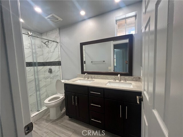 Building Photo - 2300 Meadow View Ln