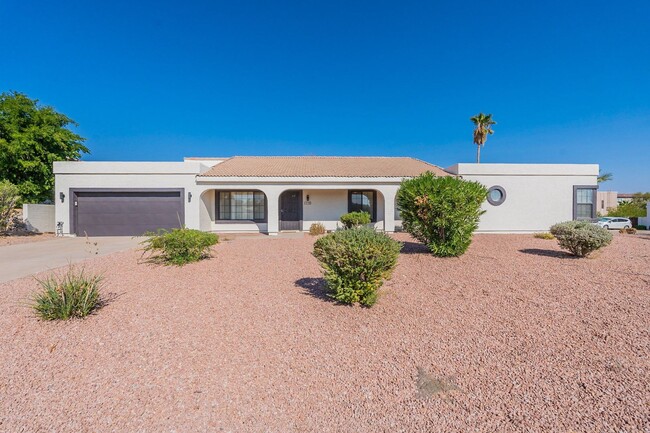 Primary Photo - Two bedrooms with Garage in Fountain Hills!