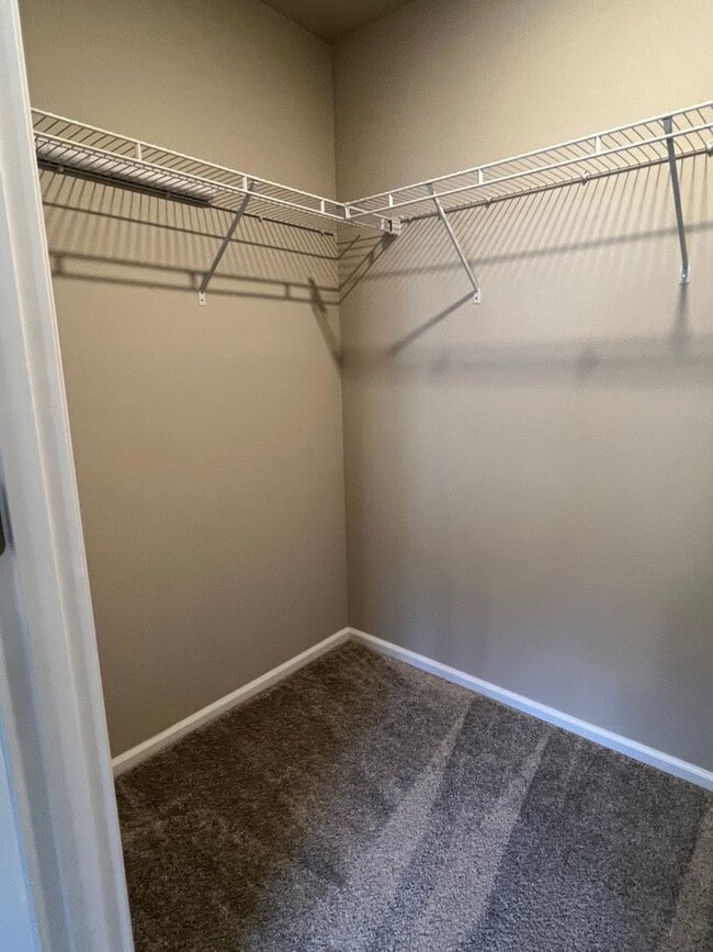 Building Photo - Beautiful 3 Bedroom Townhome in Dupont
