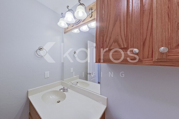 Building Photo - 1421 Asher St