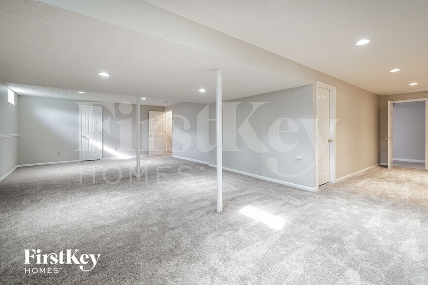 Building Photo - 7127 Emerald Tree Dr