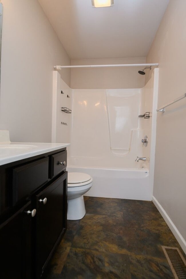 Building Photo - 693 Dearborn Rd