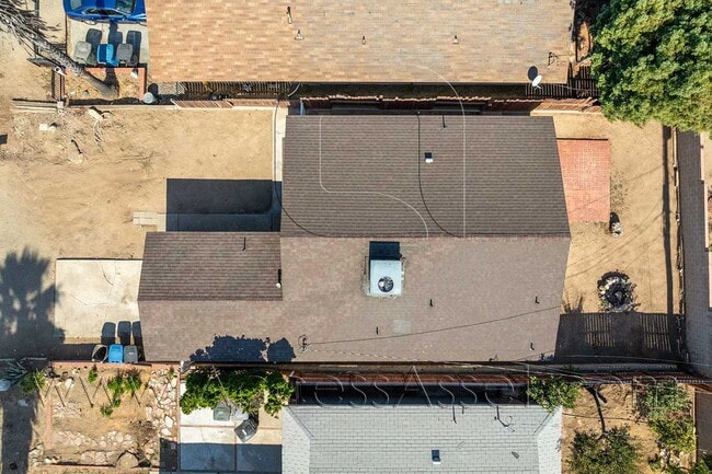 Building Photo - 33220 Schaper St