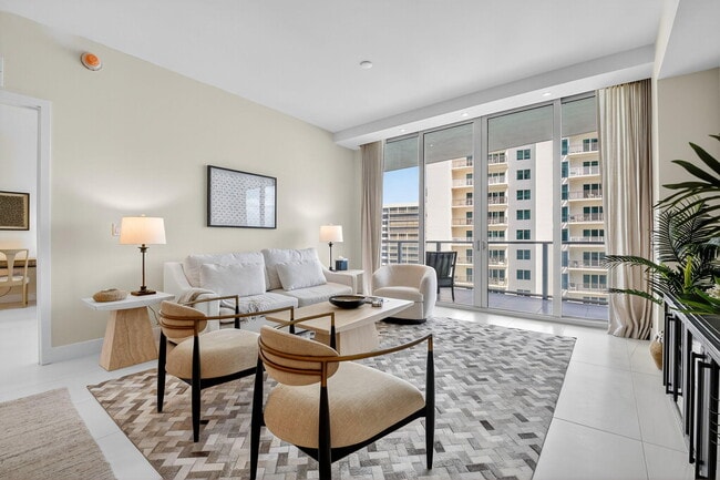 Building Photo - 3100 N Ocean Dr