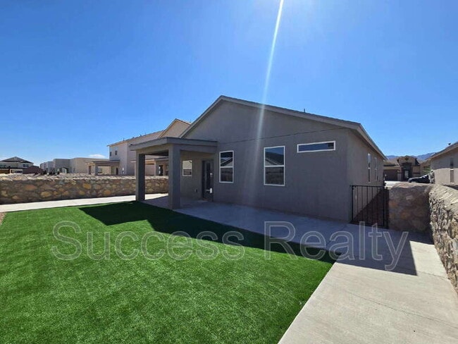 Building Photo - 10624 Hidden Chapel Pl