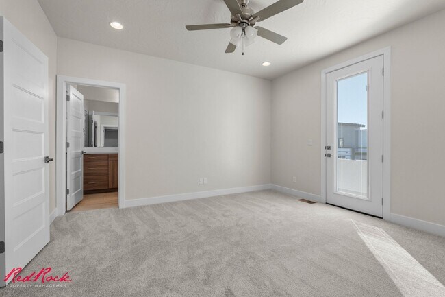 Building Photo - Brand New 3 Bedroom Townhome in Washington!