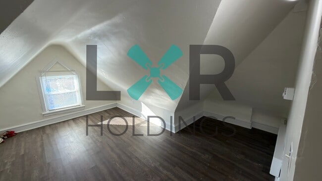 Building Photo - 917 Pembroke Ave