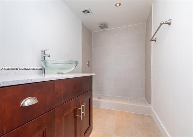 Building Photo - 13499 Biscayne Blvd