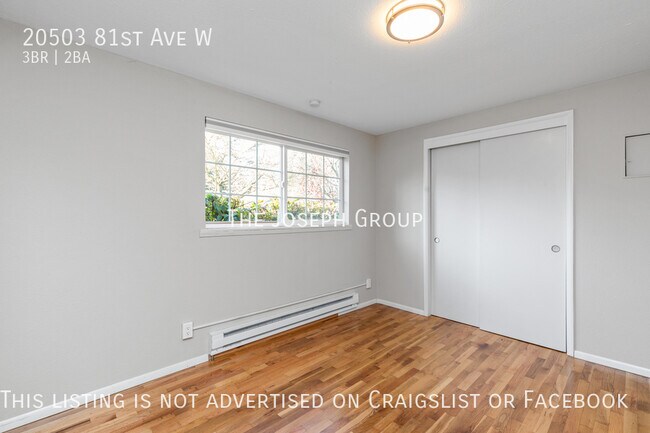 Building Photo - Open and bright 3 bed/1.75 bath in Edmonds!