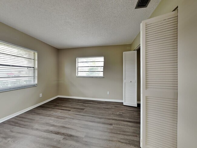 Building Photo - 37 W Rubber Tree Dr