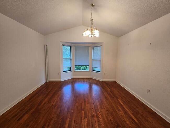 Building Photo - Rarely Available 3 bed/ 2 bath in Hidden River in Myakka