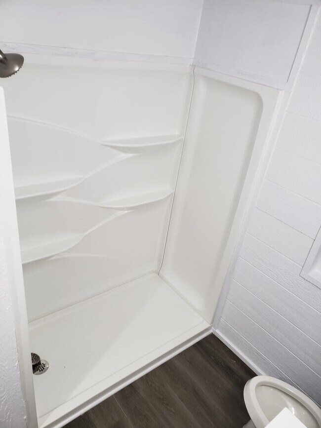 Building Photo - 10525 Sims Rd