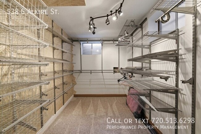 Building Photo - 538 S Alkire St