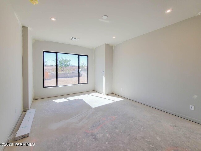 Building Photo - 5898 E Killen Loop