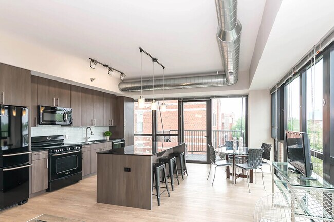 Building Photo - 211 W Scott St