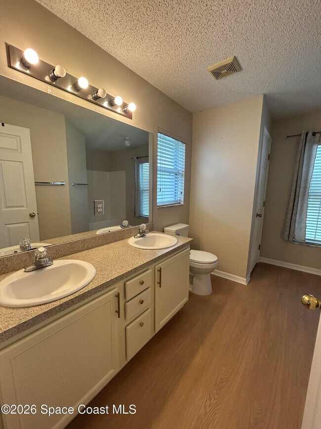 Building Photo - 2891 Stratford Pointe Dr