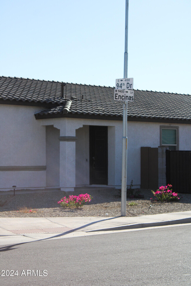 Building Photo - 9407 W Encinas Ln