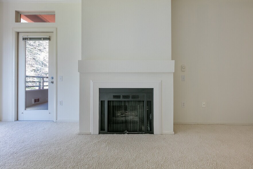 Building Photo - 320 Caldecott Ln