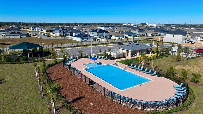 Building Photo - 1330 Current Pl