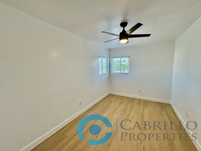 Building Photo - 3959 Cottonwood St