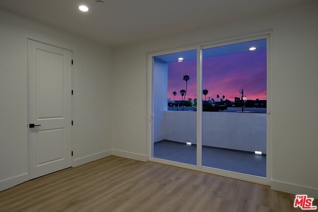 Building Photo - 5813 Lexington Ave