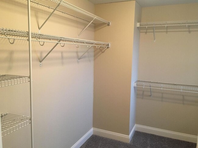 Building Photo - 1206 S Roberto Rd