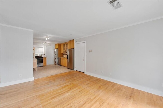 Building Photo - 866 Briarcliff Rd NE