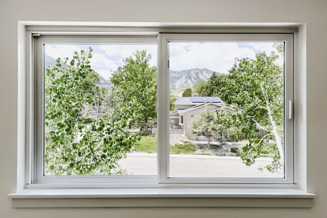 Building Photo - 1290 Judson Dr
