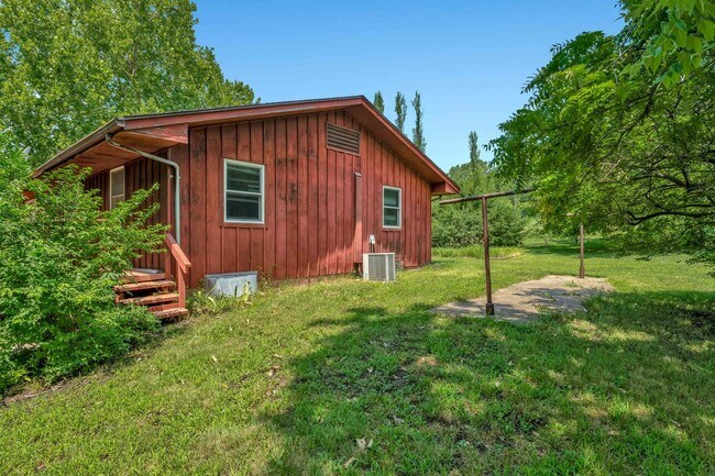Building Photo - 40 Deep Creek Rd