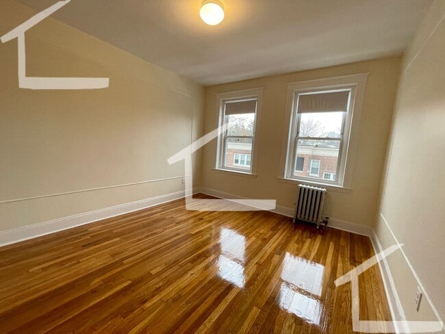 Building Photo - No Brokers Fee, No Security Deposit, Heat, Hot Water Included, Laundry on a Site
