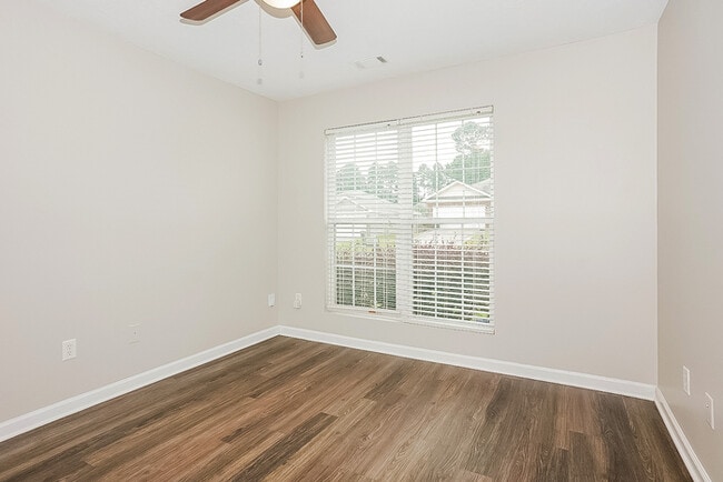 Building Photo - 557 Stirling Bridge Rd