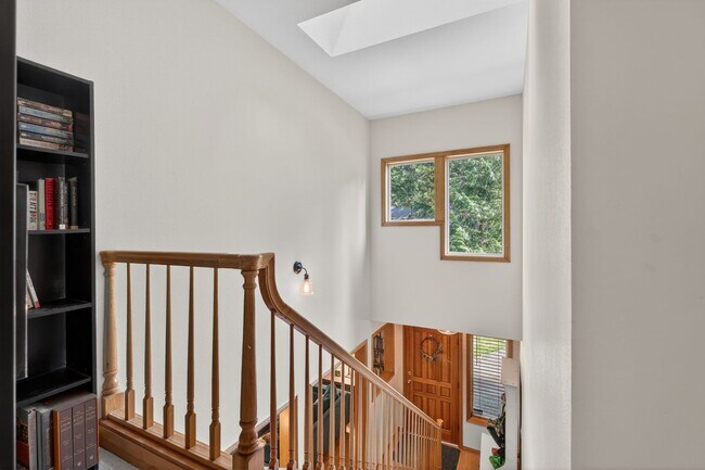 Building Photo - Coastal Elegance Near Sunrise Beach: Luxury 3BR/2.5BA Gig Harbor Home