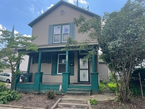 Building Photo - 536 E Dewald St