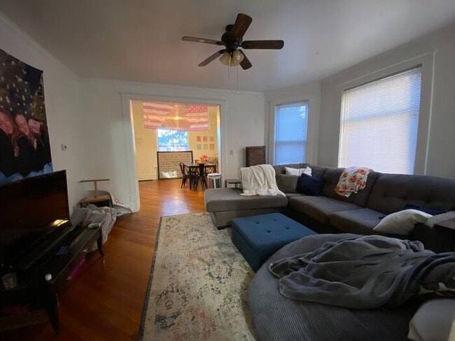 Building Photo - $6,000 | 8 Bedroom, 4 Bathroom Multi Floor...