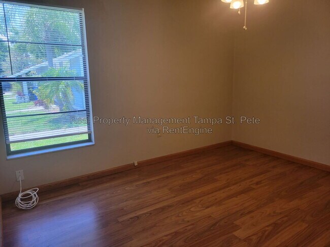 Building Photo - 2024 Sheffield Ct
