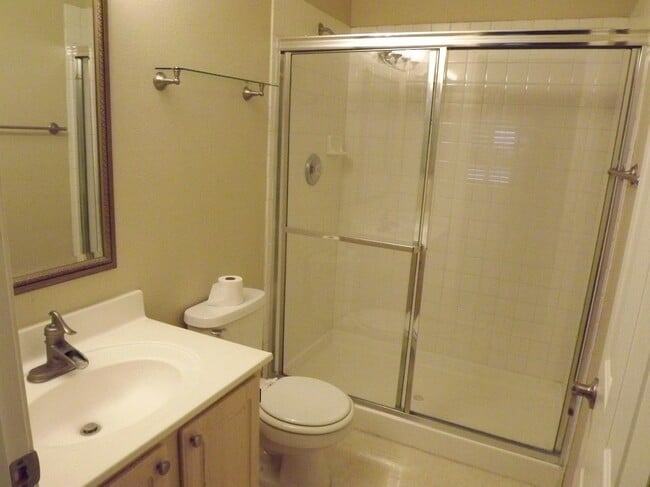 Building Photo - WONDERFUL DUAL MASTER BEDROOM TOWNHOME IN GATED "GREEN VALLEY COMMUNITY!!"