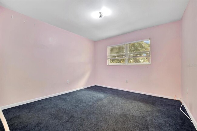 Building Photo - 2 N Fernwood Ave