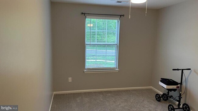 Building Photo - 401 Ferris Ln
