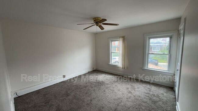 Building Photo - 625 Blanton St