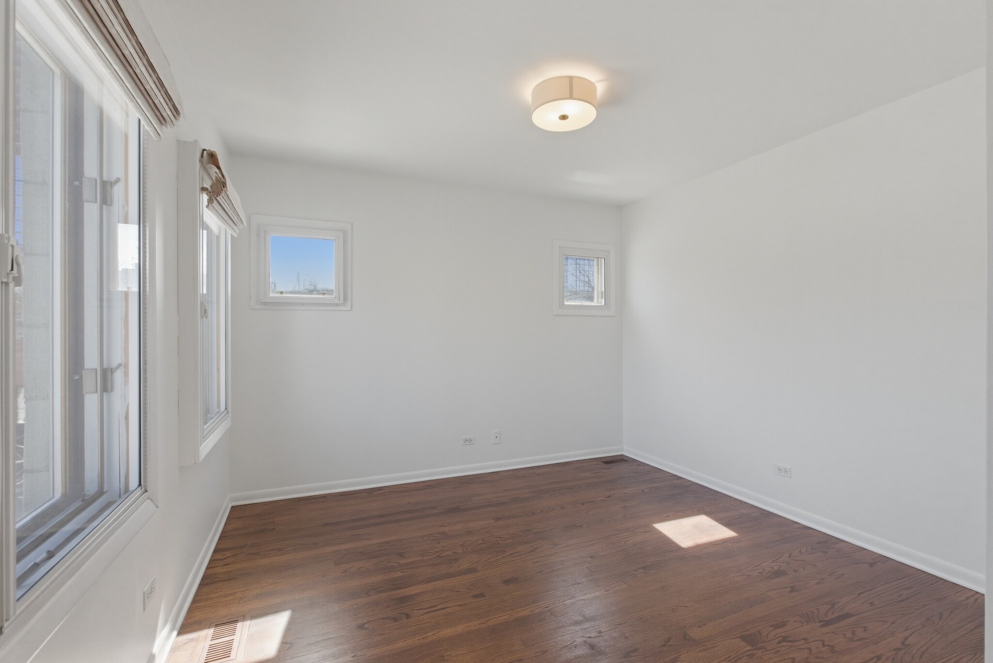 Building Photo - 448 N Carpenter St