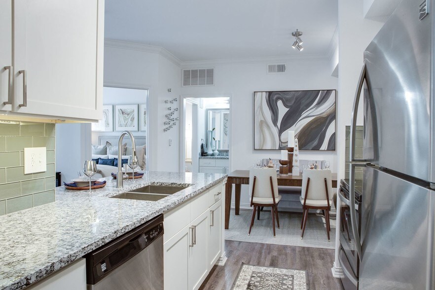 Cortland MacArthur 7904 N Glen Dr Irving TX 75063 Apartment Finder