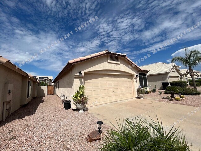 Building Photo - ***MOVE IN SPECIAL!*** BEAUTIFUL 3 BEDROOM...