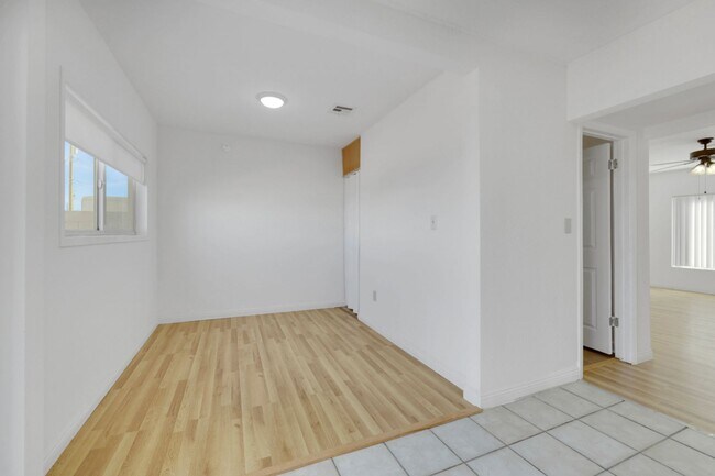 Building Photo - Rehabbed Downtown Henderson Home