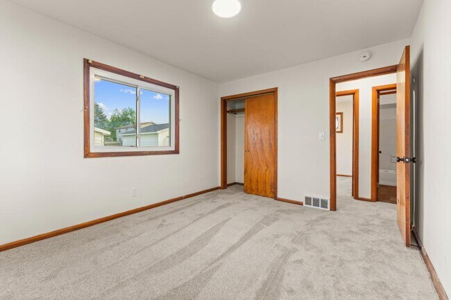 Building Photo - 2611 W 23rd St