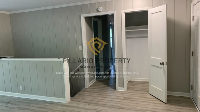 Building Photo - Newly Updated, 4 Bedroom  2 Bathroom Home ...