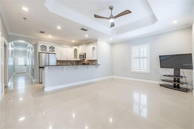 Building Photo - 2323 W Cherry St